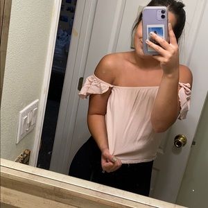Off shoulder top🌺